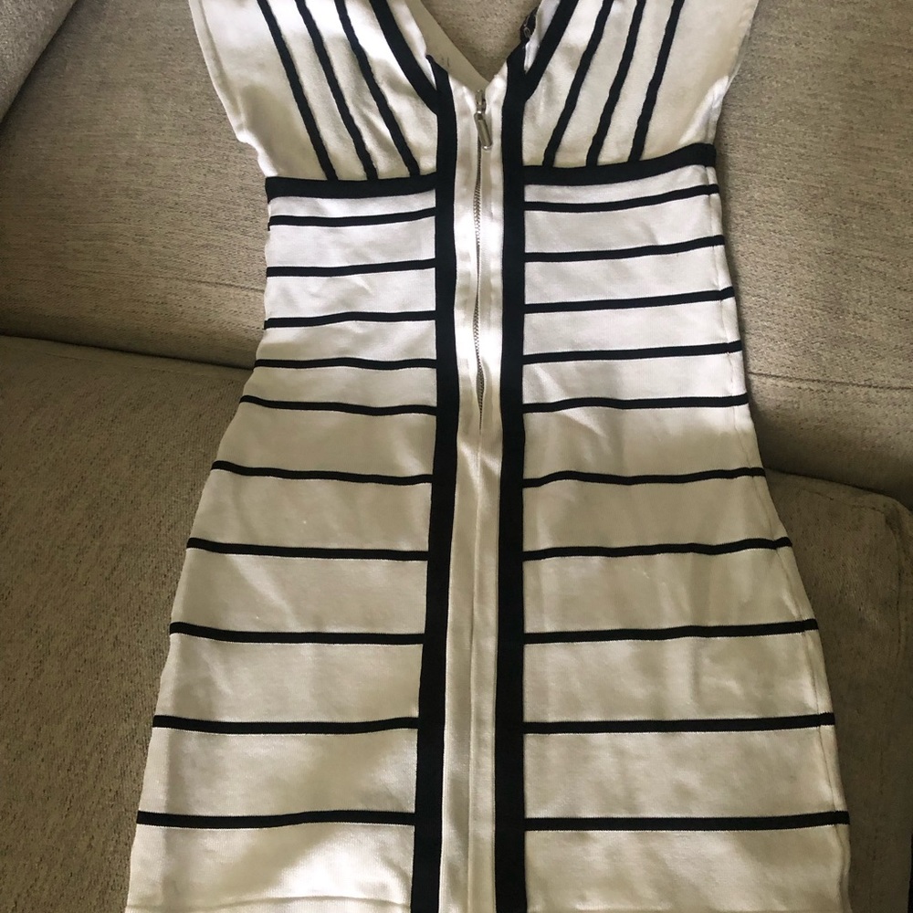 Dress - Picture 5 of 7